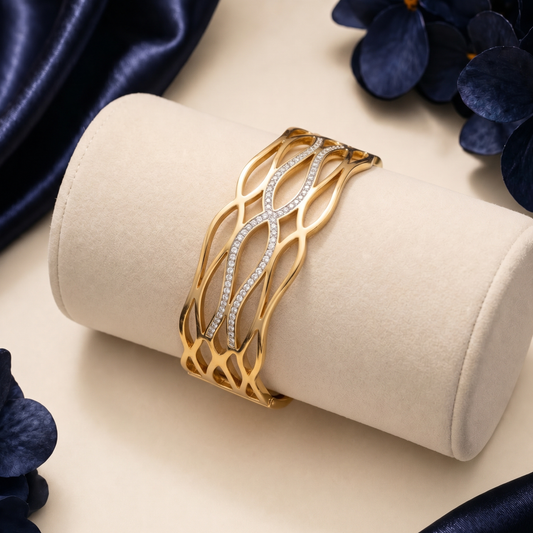 Celestia Curve Bracelet