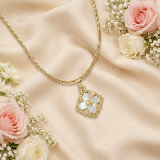 Velmira Pendant