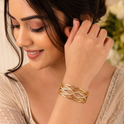 Celestia Curve Bracelet
