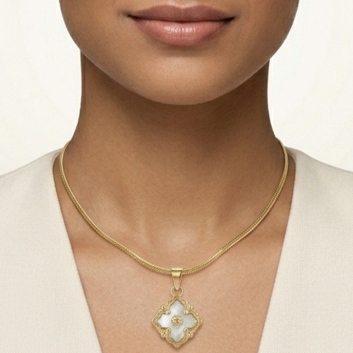Velmira Pendant