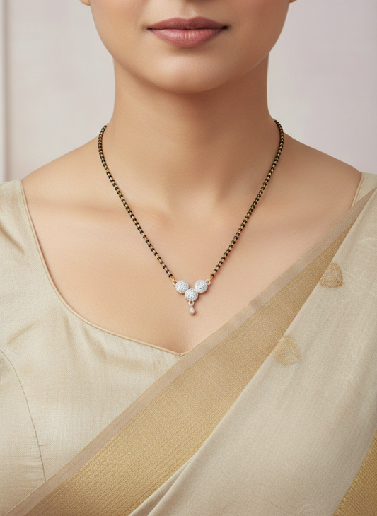 Elegant Black Beaded Mangalsutra Necklace with Sparkling Diamond Pendant – Timeless Bridal & Daily Wear Jewelry